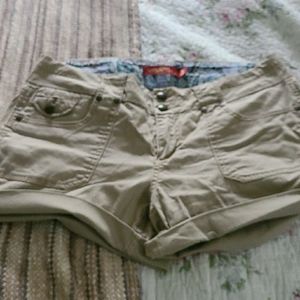 Shorts size 10 kauki
